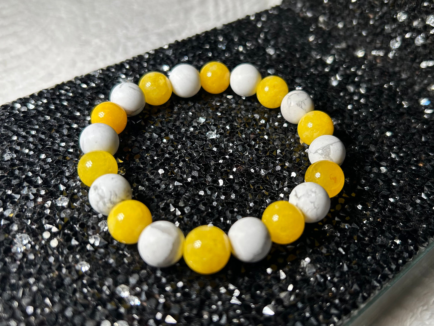 Yellow Jade and Howlite Bracelet